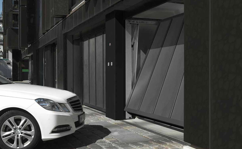 Nettoyage professionnel porte de garage - Avant/Après